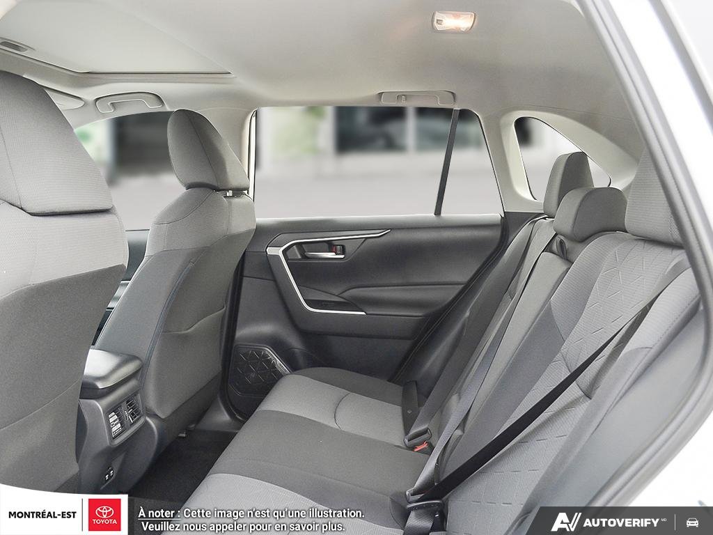 2025 Toyota RAV4 XLE in Charlemagne, Quebec - 17 - w1024h768px