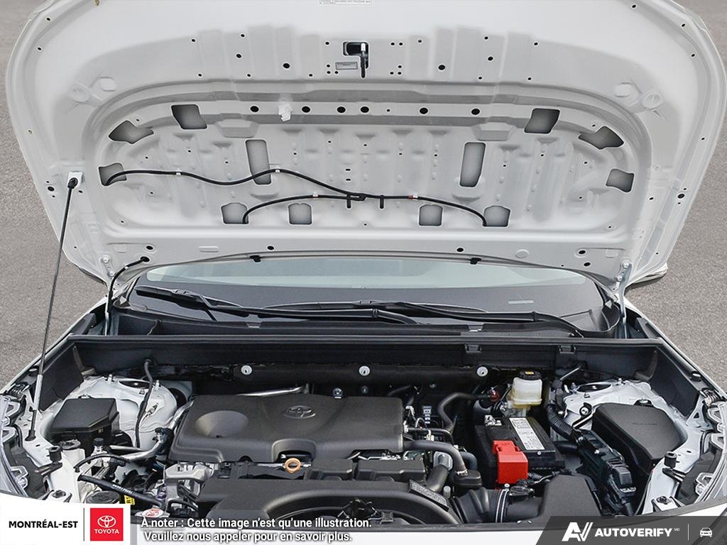 2025 Toyota RAV4 XLE in Charlemagne, Quebec - 6 - w1024h768px