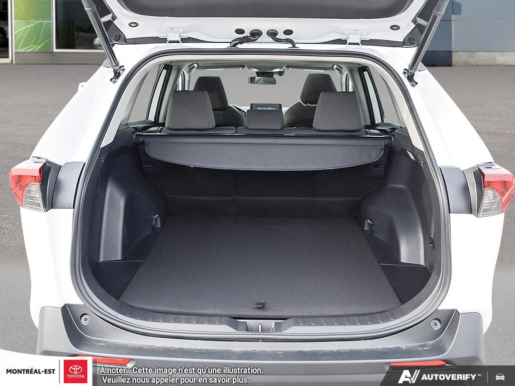 2025 Toyota RAV4 XLE in Charlemagne, Quebec - 7 - w1024h768px