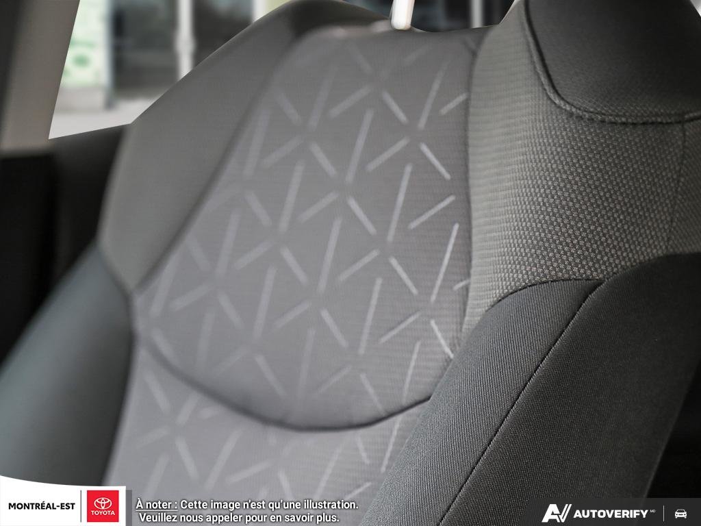 2025 Toyota RAV4 XLE in Charlemagne, Quebec - 16 - w1024h768px