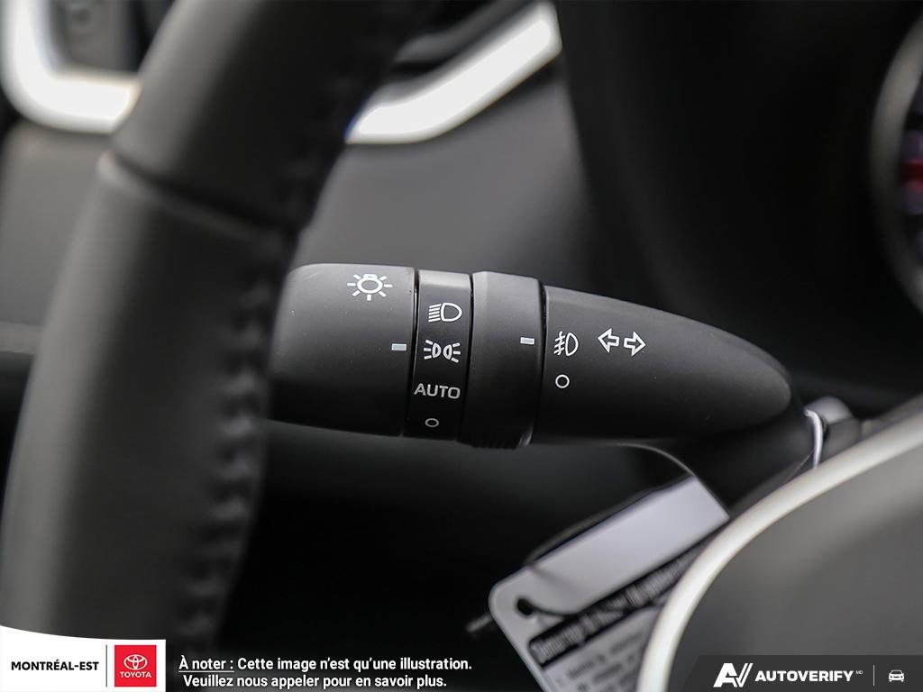2025 Toyota RAV4 XLE in Charlemagne, Quebec - 21 - w1024h768px