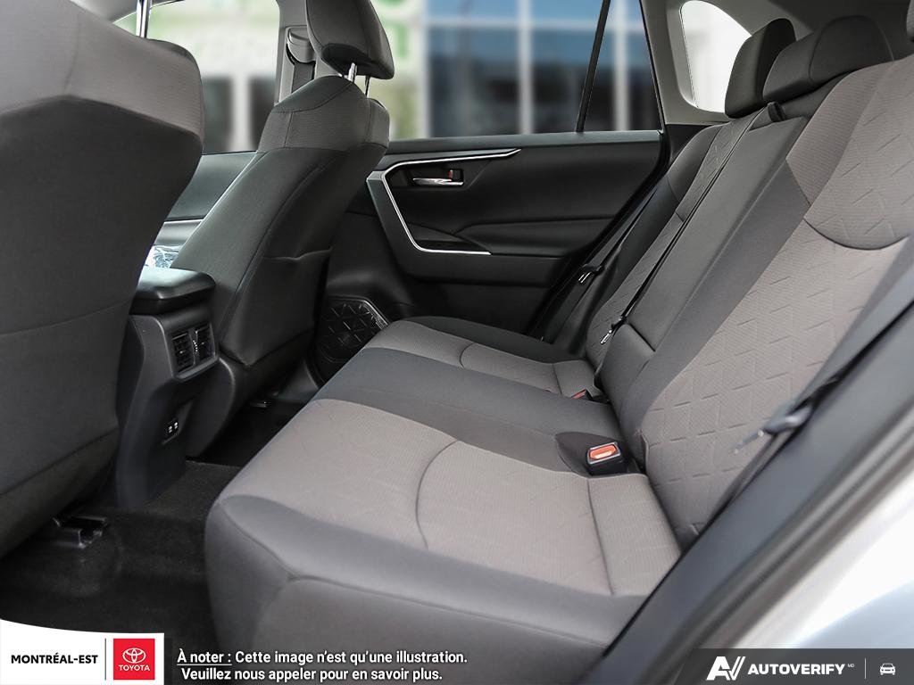 2025 Toyota RAV4 XLE in Charlemagne, Quebec - 17 - w1024h768px