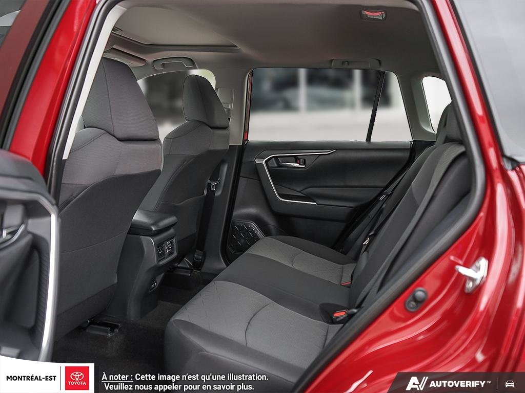 2025 Toyota RAV4 XLE in Charlemagne, Quebec - 17 - w1024h768px