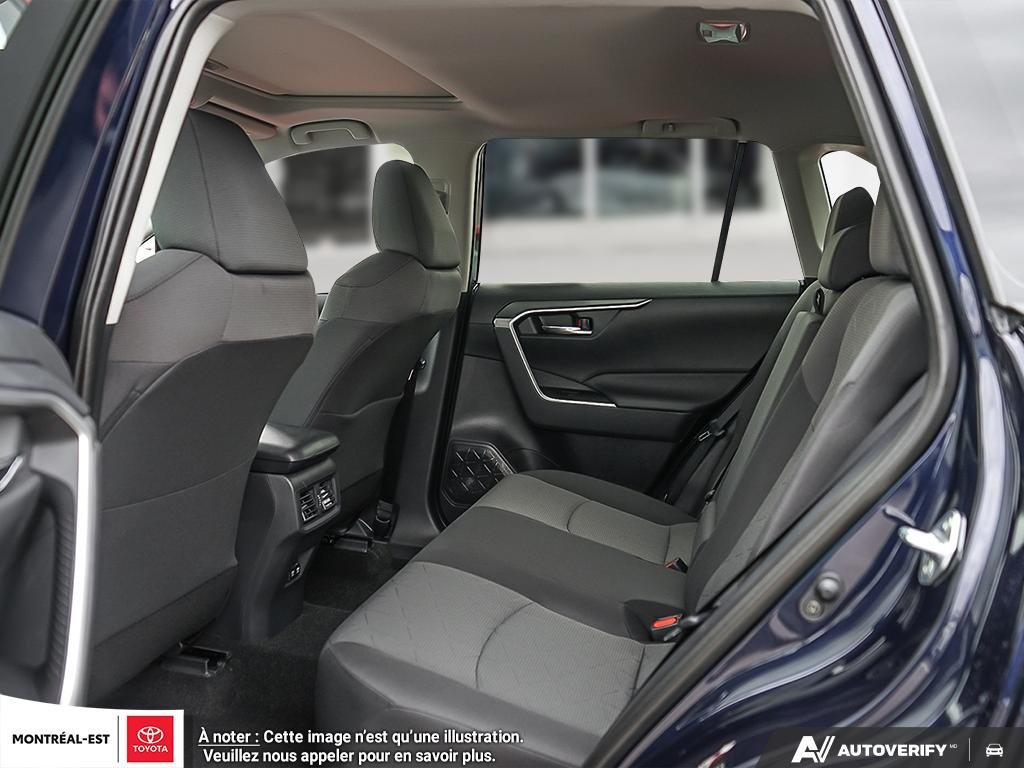 2025 Toyota RAV4 XLE in Charlemagne, Quebec - 17 - w1024h768px