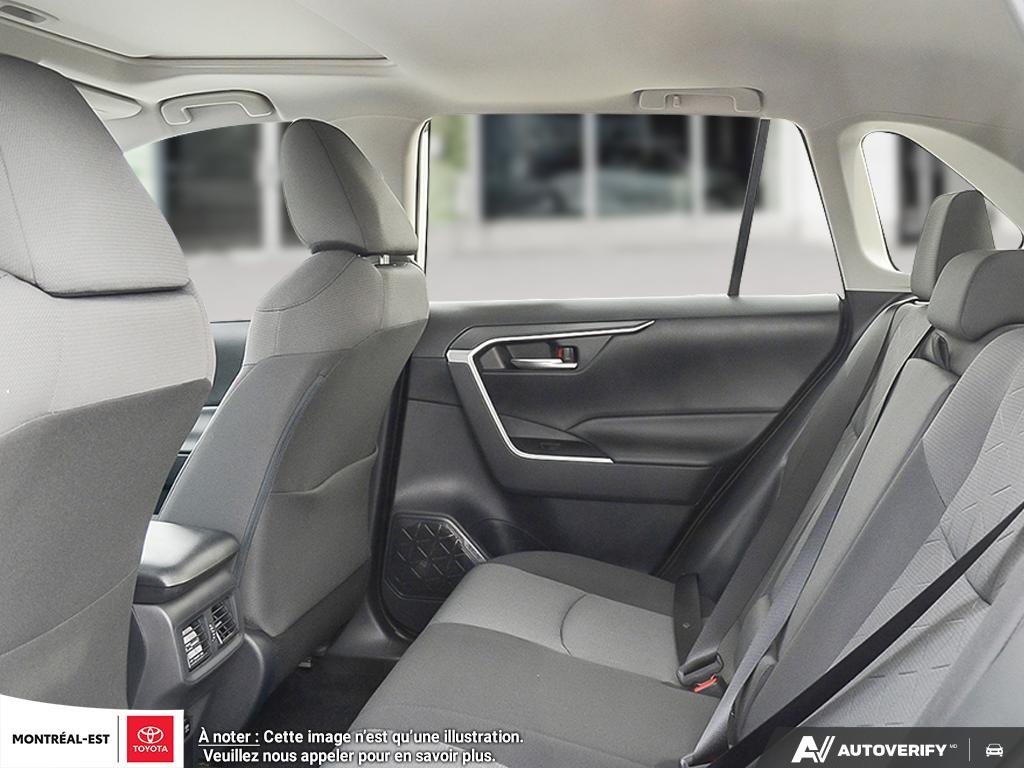 2025 Toyota RAV4 XLE in Charlemagne, Quebec - 20 - w1024h768px