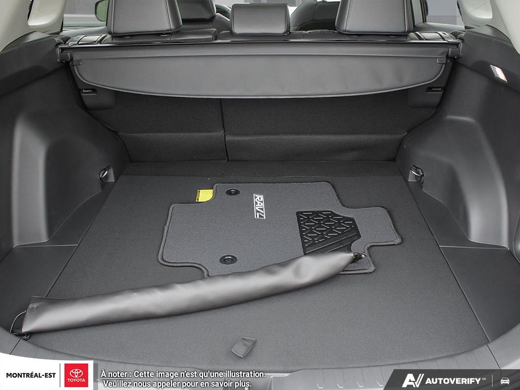 Toyota RAV4 XLE PREMIUM 2025 à Charlemagne, Québec - 7 - w1024h768px