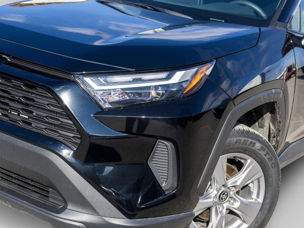 2025 Toyota RAV4 XLE in Charlemagne, Quebec - 39 - w1024h768px