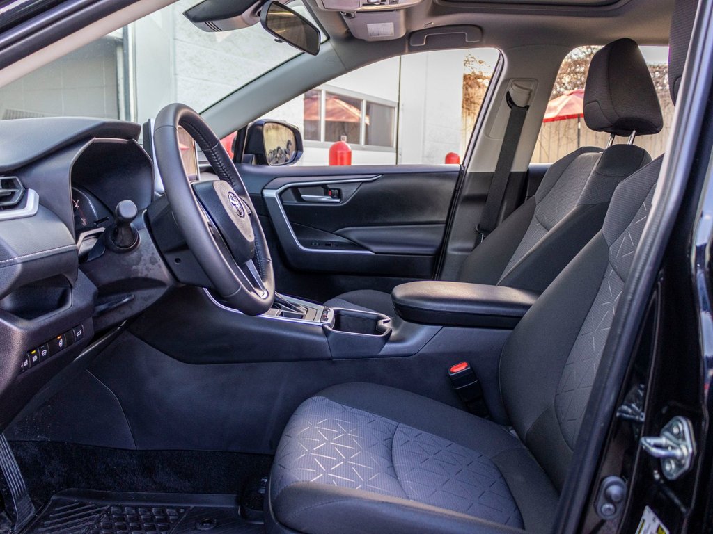 2025 Toyota RAV4 XLE in Charlemagne, Quebec - 26 - w1024h768px
