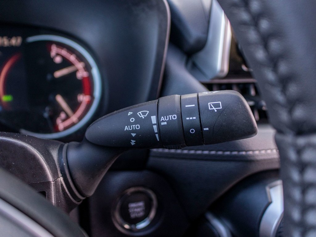 2025 Toyota RAV4 XLE in Charlemagne, Quebec - 22 - w1024h768px