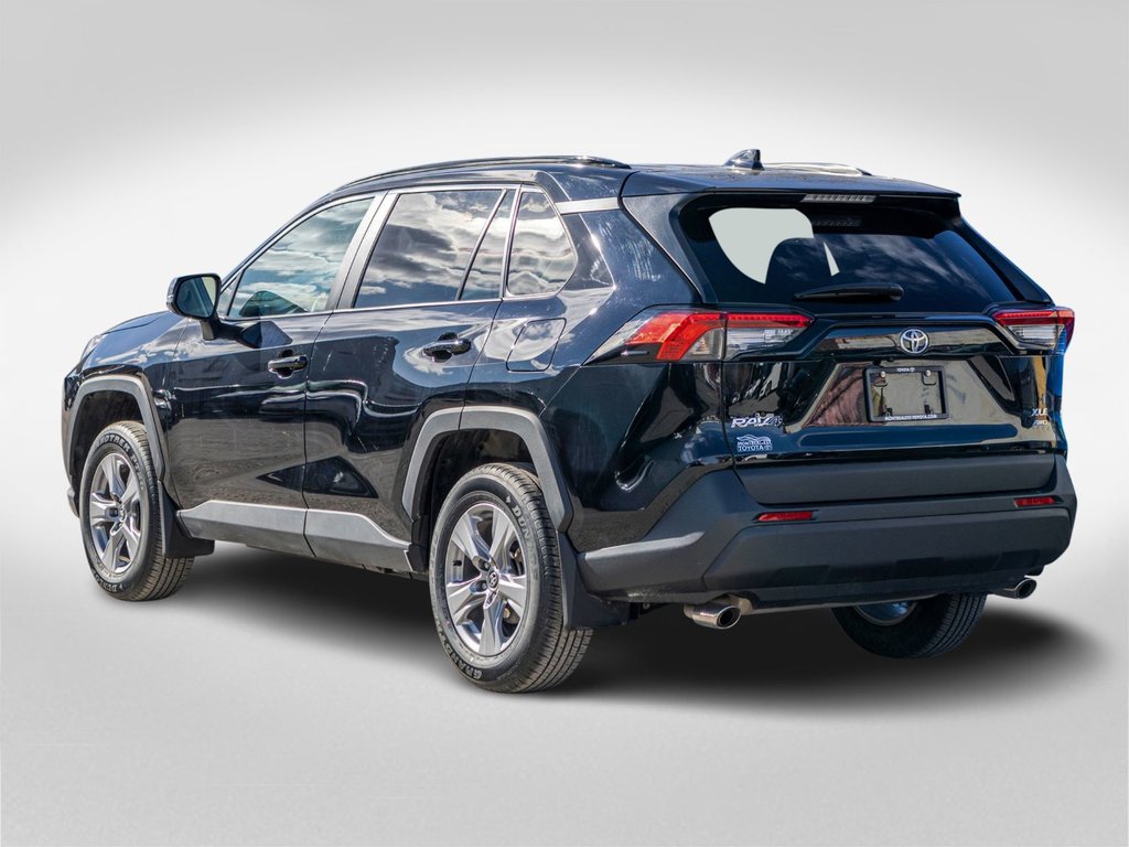 2025 Toyota RAV4 XLE in Charlemagne, Quebec - 4 - w1024h768px