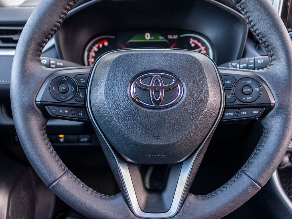 2025 Toyota RAV4 XLE in Charlemagne, Quebec - 11 - w1024h768px