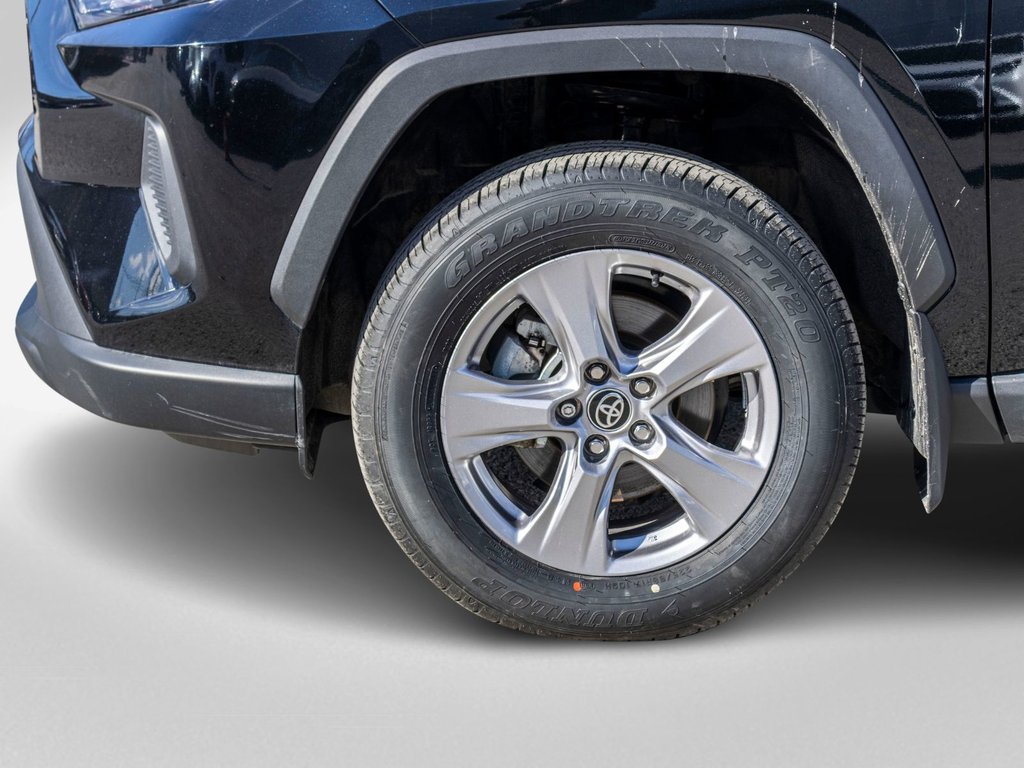 2025 Toyota RAV4 XLE in Charlemagne, Quebec - 40 - w1024h768px