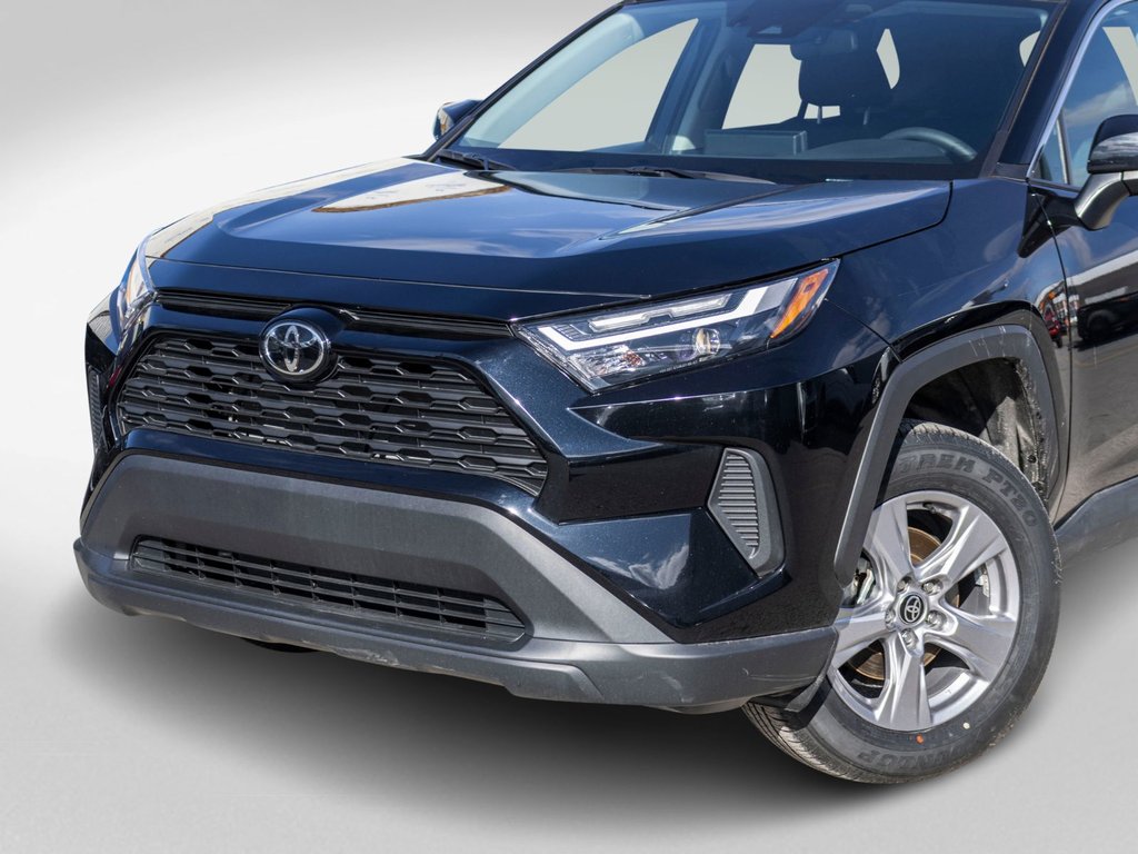 2025 Toyota RAV4 XLE in Charlemagne, Quebec - 37 - w1024h768px