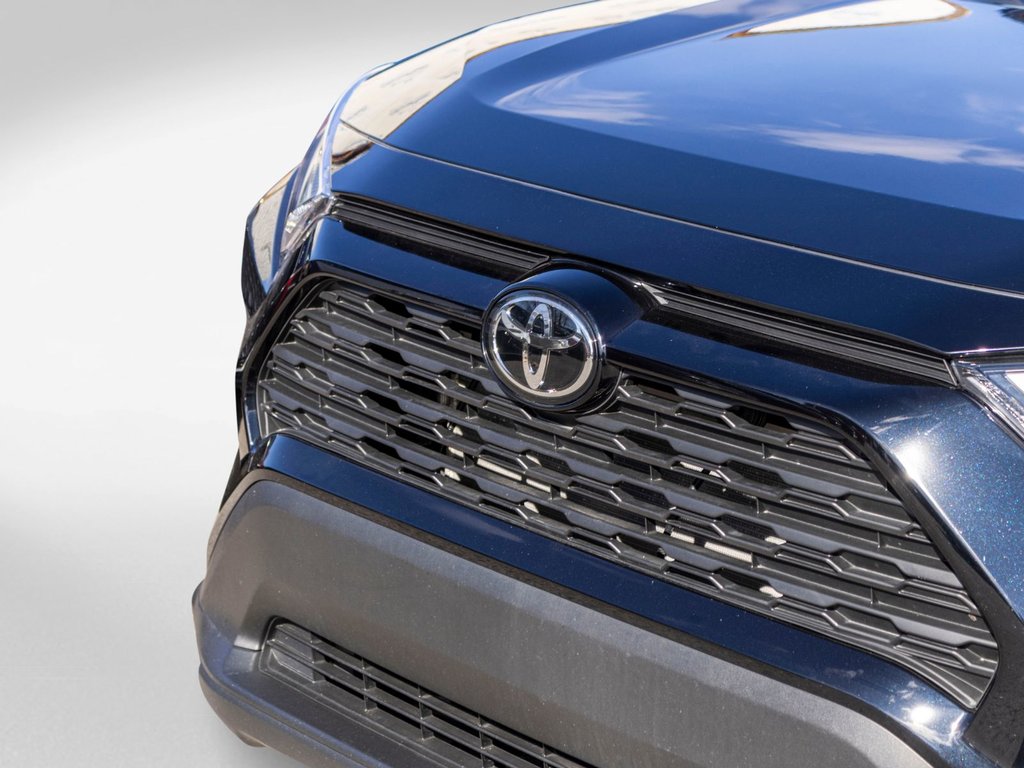 2025 Toyota RAV4 XLE in Charlemagne, Quebec - 38 - w1024h768px