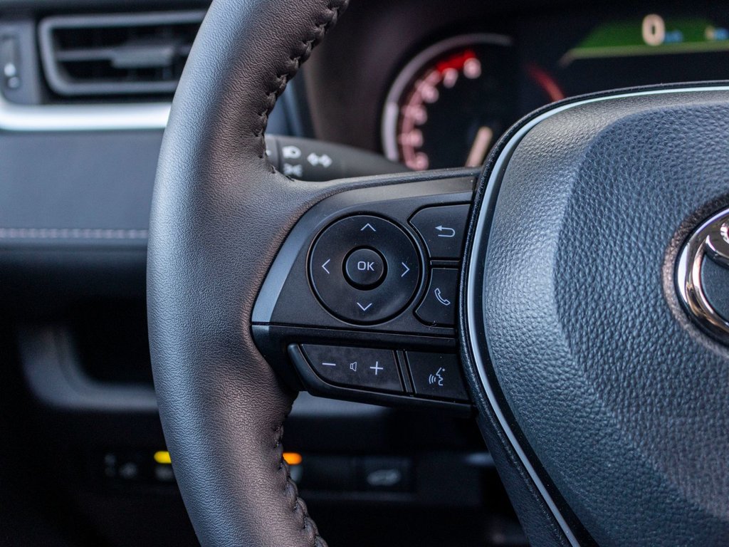 2025 Toyota RAV4 XLE in Charlemagne, Quebec - 12 - w1024h768px