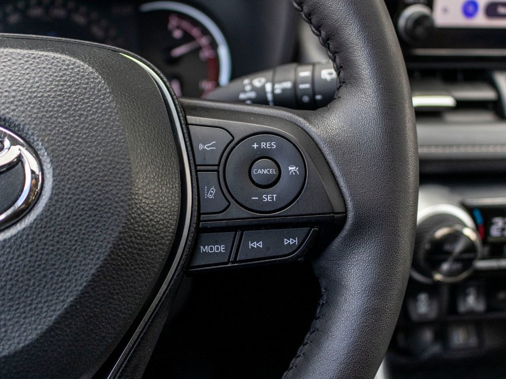 Toyota RAV4 XLE PREMIUM **JAMAIS ACCIDENTÉ+CUIR+TOIT+19PO** 2025 à Saint-Jérôme, Québec - 12 - w1024h768px