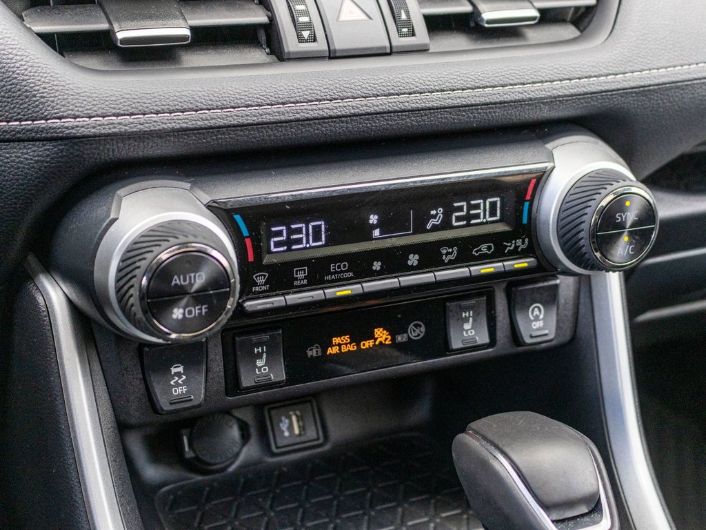 Toyota RAV4 XLE PREMIUM **JAMAIS ACCIDENTÉ+CUIR+TOIT+19PO** 2025 à Saint-Jérôme, Québec - 14 - w1024h768px