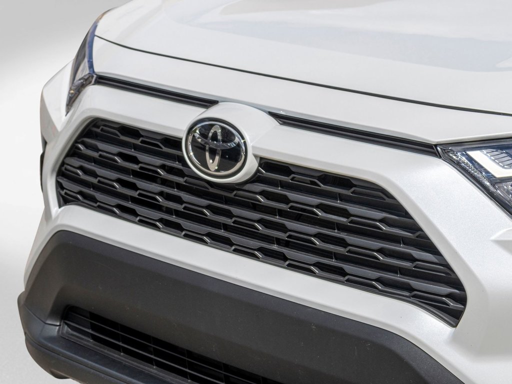 Toyota RAV4 XLE PREMIUM **JAMAIS ACCIDENTÉ+CUIR+TOIT+19PO** 2025 à Saint-Jérôme, Québec - 36 - w1024h768px