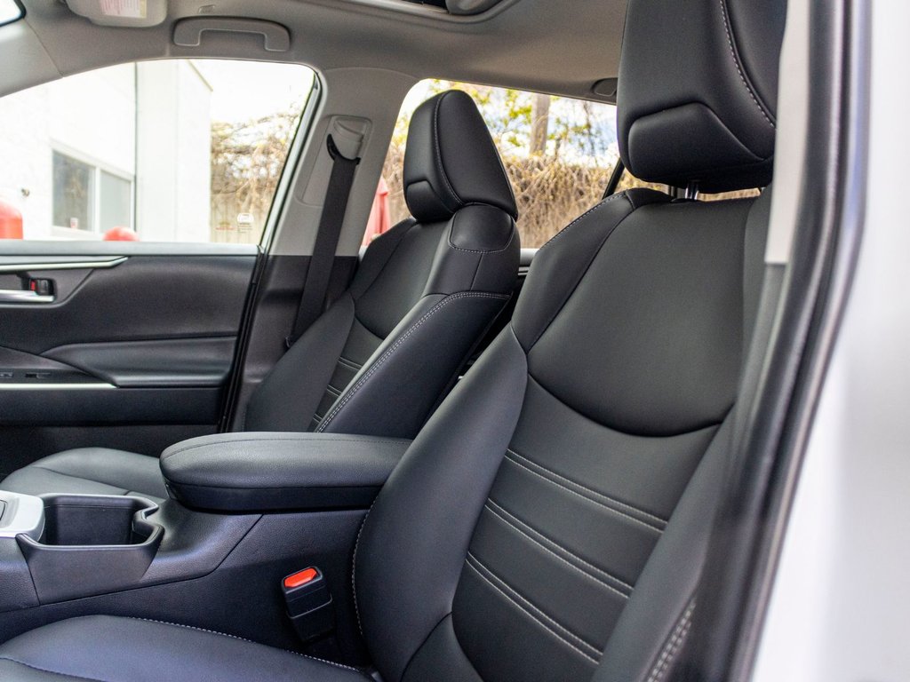 Toyota RAV4 XLE PREMIUM **JAMAIS ACCIDENTÉ+CUIR+TOIT+19PO** 2025 à Saint-Jérôme, Québec - 27 - w1024h768px