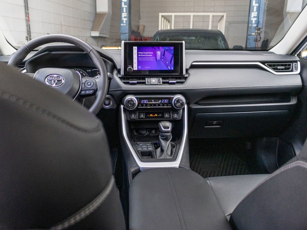 Toyota RAV4 XLE PREMIUM **JAMAIS ACCIDENTÉ+CUIR+TOIT+19PO** 2025 à Saint-Jérôme, Québec - 24 - w1024h768px