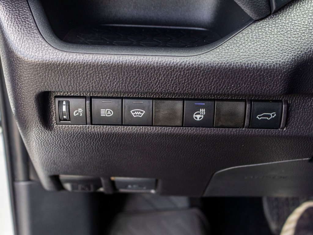 Toyota RAV4 XLE PREMIUM **JAMAIS ACCIDENTÉ+CUIR+TOIT+19PO** 2025 à Saint-Jérôme, Québec - 23 - w1024h768px