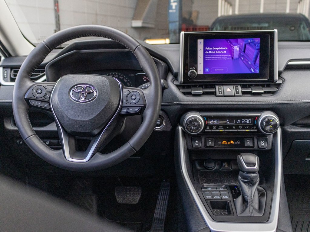 Toyota RAV4 XLE PREMIUM **JAMAIS ACCIDENTÉ+CUIR+TOIT+19PO** 2025 à Saint-Jérôme, Québec - 8 - w1024h768px