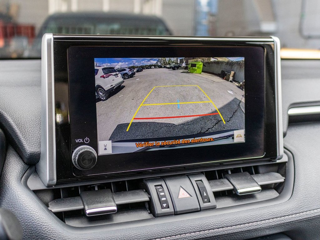Toyota RAV4 XLE PREMIUM **JAMAIS ACCIDENTÉ+CUIR+TOIT+19PO** 2025 à Saint-Jérôme, Québec - 17 - w1024h768px