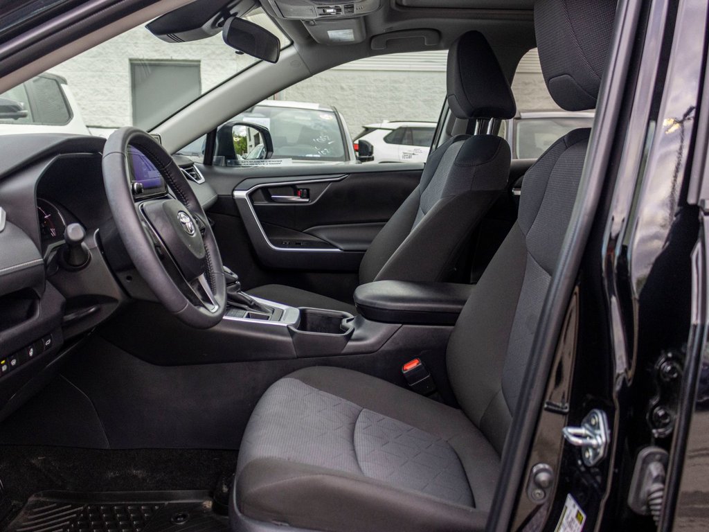 Toyota RAV4 XLE 2025 à Saint-Jérôme, Québec - 24 - w1024h768px