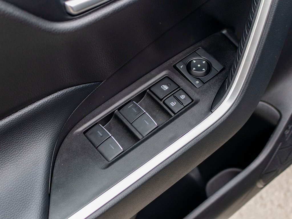 Toyota RAV4 XLE 2025 à Saint-Jérôme, Québec - 30 - w1024h768px