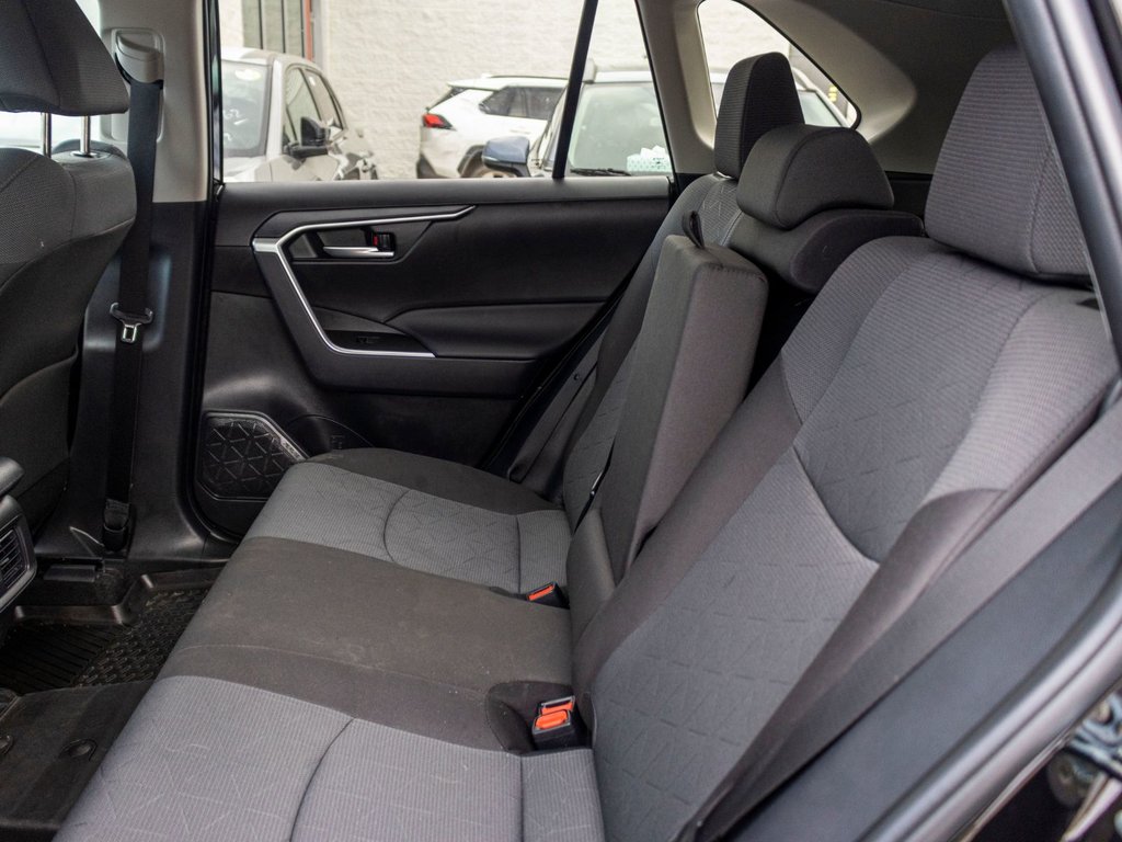 Toyota RAV4 XLE 2025 à Saint-Jérôme, Québec - 31 - w1024h768px
