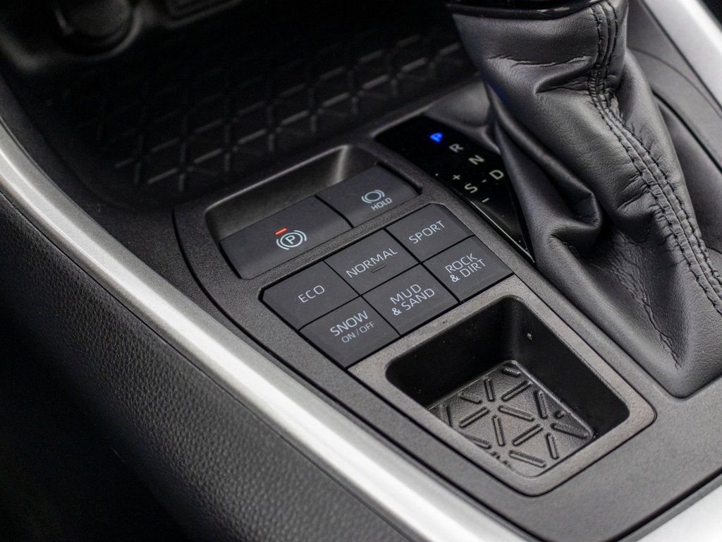 Toyota RAV4 XLE 2025 à Saint-Jérôme, Québec - 15 - w1024h768px