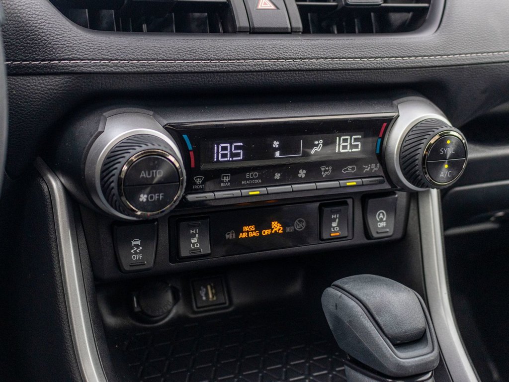 Toyota RAV4 XLE 2025 à Saint-Jérôme, Québec - 13 - w1024h768px
