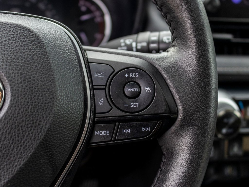 Toyota RAV4 XLE AWD **JAMAIS ACCIDENTÉ+TOIT+CARPLAY+MAG** 2025 à Charlemagne, Québec - 12 - w1024h768px