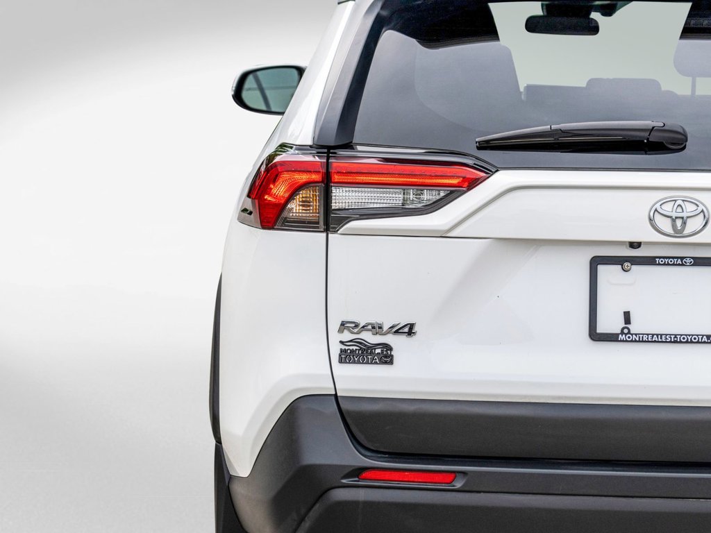 Toyota RAV4 XLE AWD **JAMAIS ACCIDENTÉ+TOIT+CARPLAY+MAG** 2025 à Charlemagne, Québec - 32 - w1024h768px