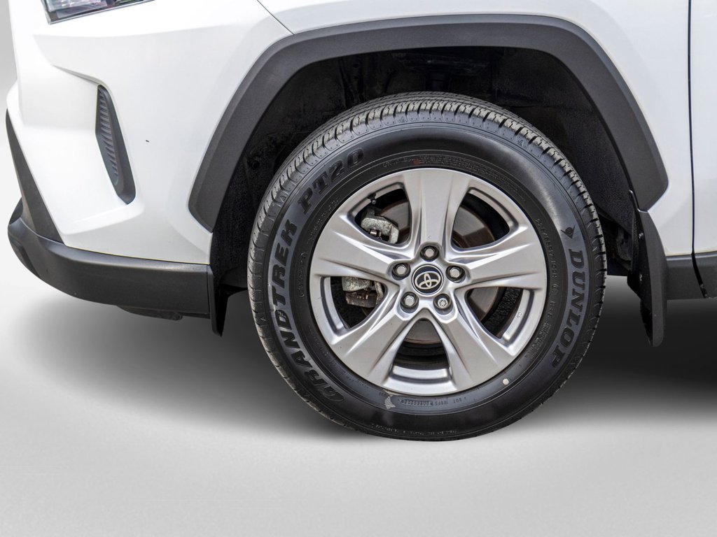 Toyota RAV4 XLE AWD **JAMAIS ACCIDENTÉ+TOIT+CARPLAY+MAG** 2025 à Charlemagne, Québec - 35 - w1024h768px
