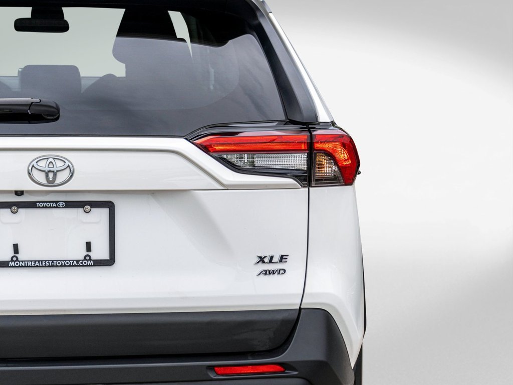 Toyota RAV4 XLE AWD **JAMAIS ACCIDENTÉ+TOIT+CARPLAY+MAG** 2025 à Charlemagne, Québec - 33 - w1024h768px