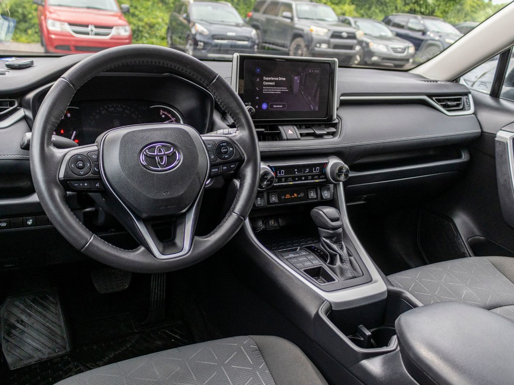 Toyota RAV4 XLE AWD **JAMAIS ACCIDENTÉ+TOIT+CARPLAY+MAG** 2025 à Charlemagne, Québec - 7 - w1024h768px
