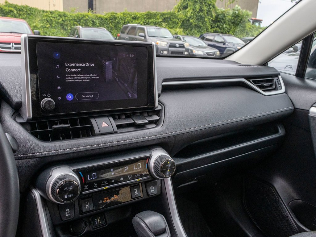 Toyota RAV4 XLE AWD **JAMAIS ACCIDENTÉ+TOIT+CARPLAY+MAG** 2025 à Charlemagne, Québec - 13 - w1024h768px