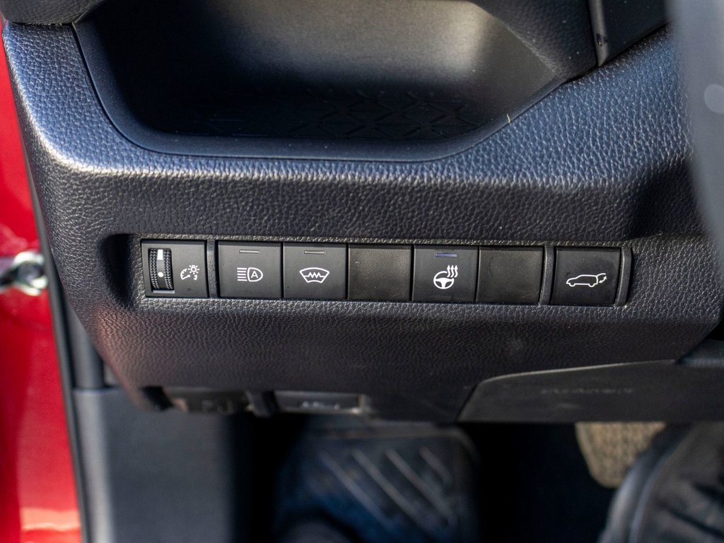 Toyota RAV4 XLE AWD **JAMAIS ACCIDENTÉ+TOIT+CARPLAY+MAG** 2025 à Saint-Jérôme, Québec - 22 - w1024h768px