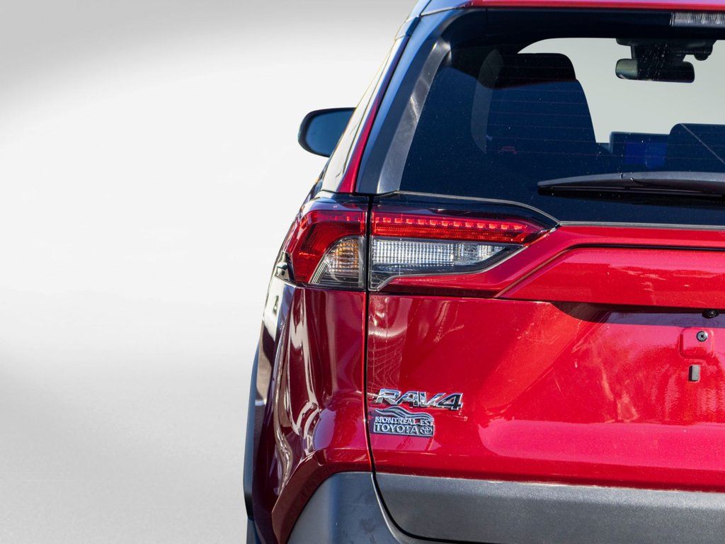 Toyota RAV4 XLE AWD **JAMAIS ACCIDENTÉ+TOIT+CARPLAY+MAG** 2025 à Saint-Jérôme, Québec - 32 - w1024h768px
