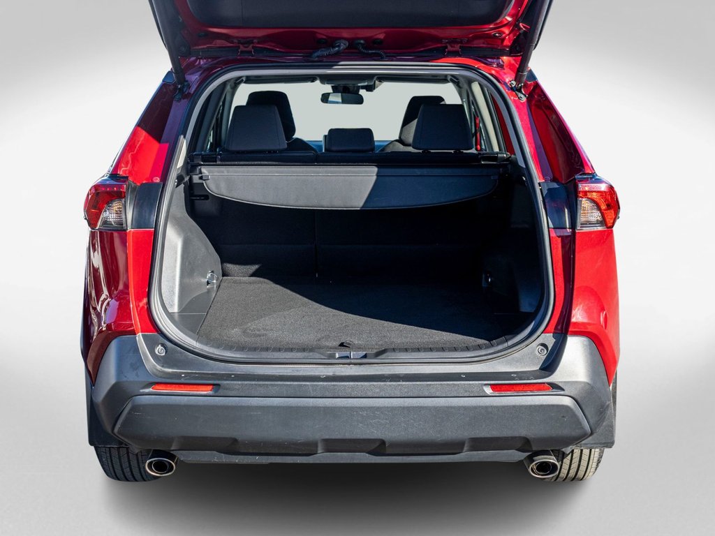 Toyota RAV4 XLE AWD **JAMAIS ACCIDENTÉ+TOIT+CARPLAY+MAG** 2025 à Saint-Jérôme, Québec - 31 - w1024h768px