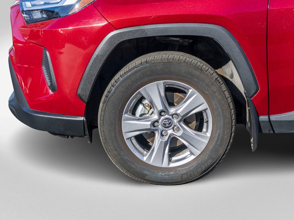 Toyota RAV4 XLE AWD **JAMAIS ACCIDENTÉ+TOIT+CARPLAY+MAG** 2025 à Saint-Jérôme, Québec - 34 - w1024h768px