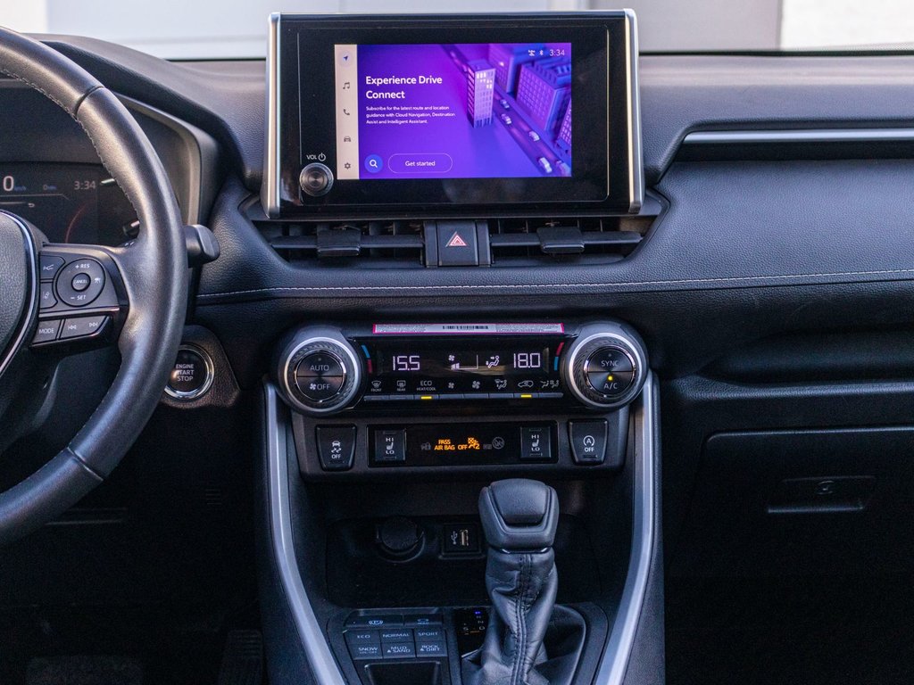 Toyota RAV4 XLE AWD **JAMAIS ACCIDENTÉ+TOIT+CARPLAY+MAG** 2025 à Saint-Jérôme, Québec - 9 - w1024h768px