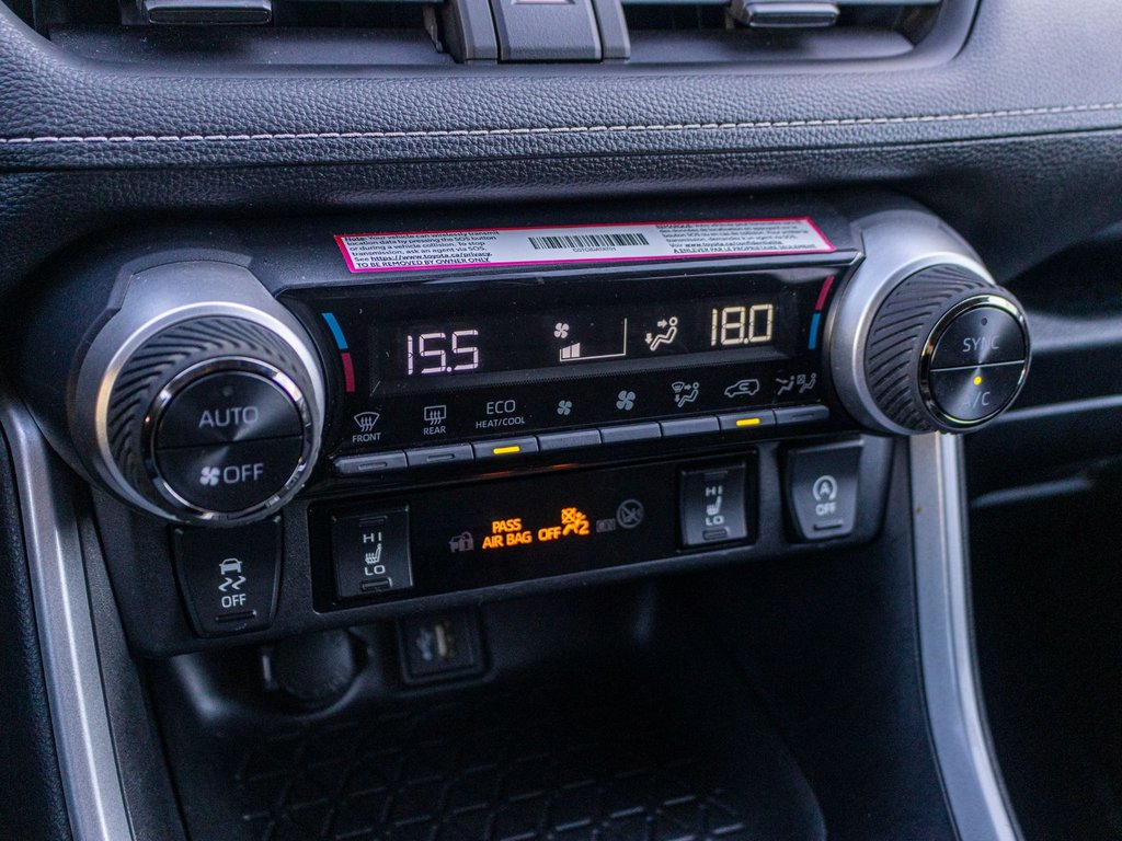 Toyota RAV4 XLE AWD **JAMAIS ACCIDENTÉ+TOIT+CARPLAY+MAG** 2025 à Saint-Jérôme, Québec - 14 - w1024h768px