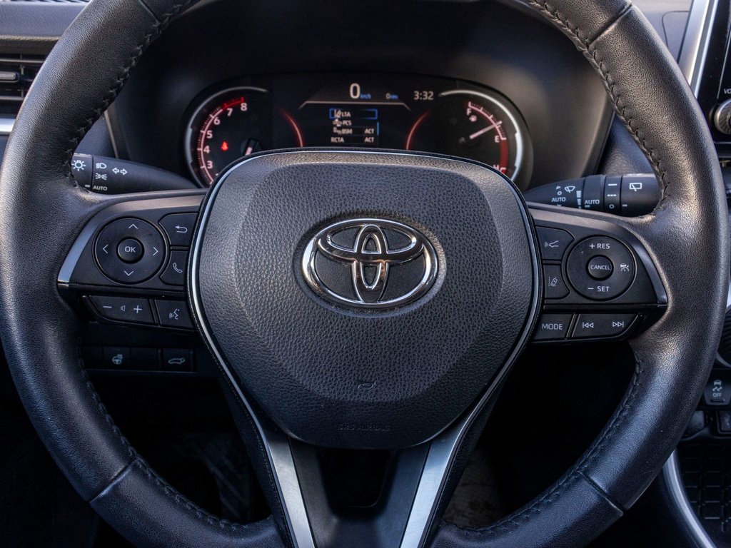 Toyota RAV4 XLE AWD **JAMAIS ACCIDENTÉ+TOIT+CARPLAY+MAG** 2025 à Saint-Jérôme, Québec - 10 - w1024h768px