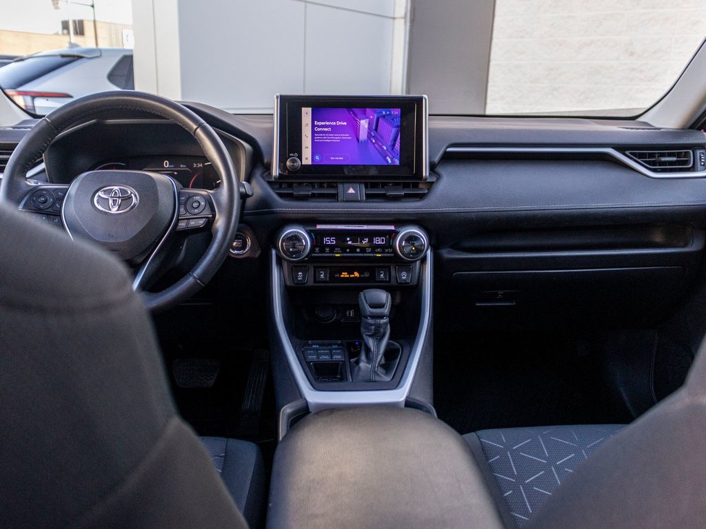 Toyota RAV4 XLE AWD **JAMAIS ACCIDENTÉ+TOIT+CARPLAY+MAG** 2025 à Saint-Jérôme, Québec - 23 - w1024h768px