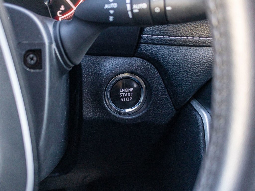 Toyota RAV4 XLE AWD **JAMAIS ACCIDENTÉ+TOIT+CARPLAY+MAG** 2025 à Saint-Jérôme, Québec - 21 - w1024h768px