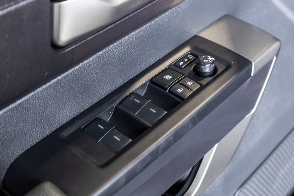 Toyota Sequoia  2025 à Saint-Jérôme, Québec - 31 - w1024h768px