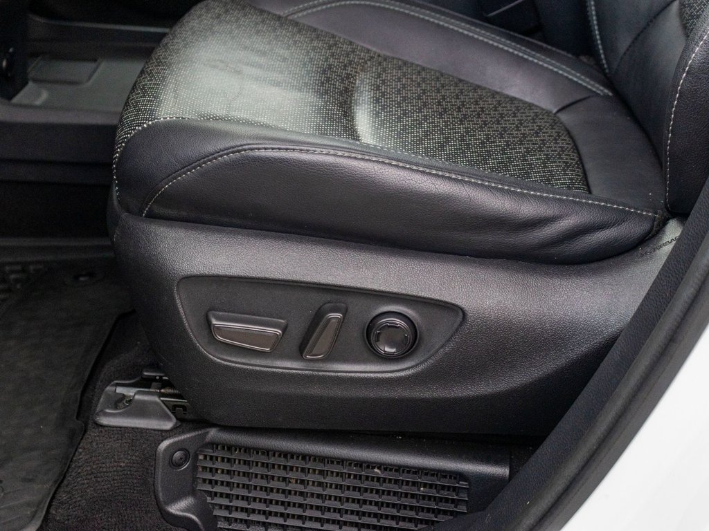 2023 Toyota Sienna hybride XSE AWD **25E ANNIVERSAIRE** in Charlemagne, Quebec - 27 - w1024h768px