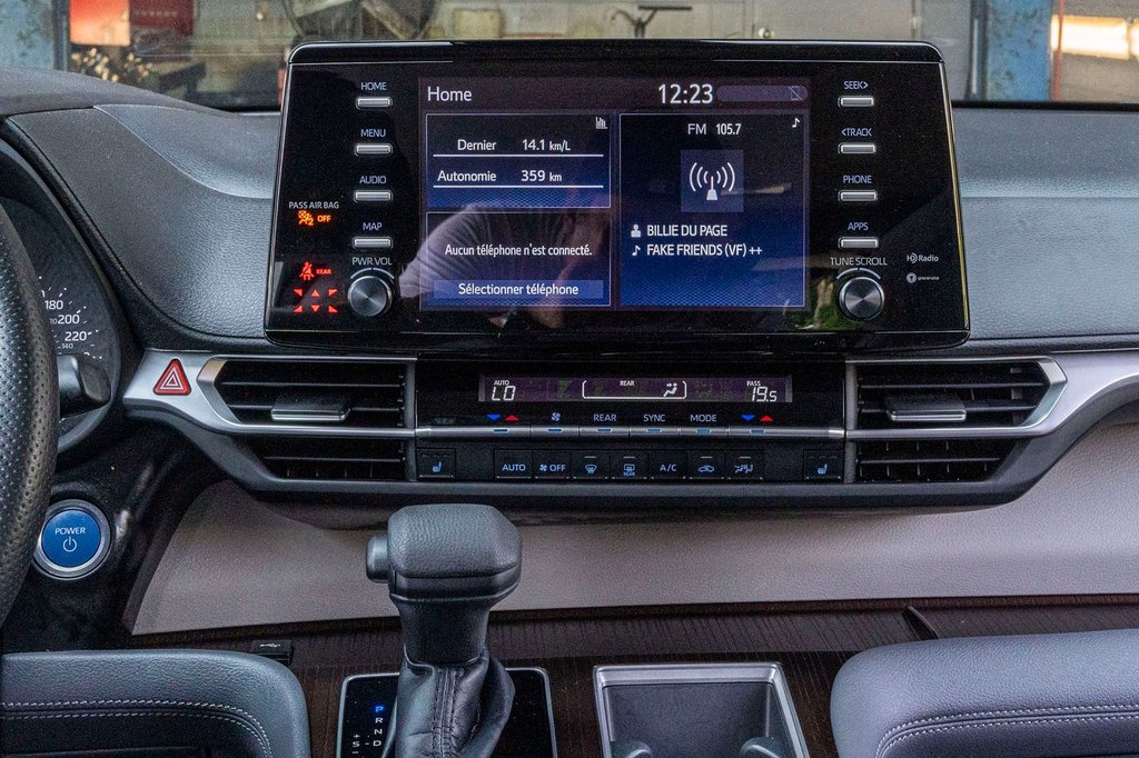 2023 Toyota Sienna hybride LE **JAMAIS ACCIDENTÉ+8 PASSAGERS+CAMÉRA+CARPLAY** in Charlemagne, Quebec - 8 - w1024h768px